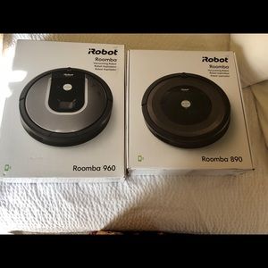 Roomba robot 960 and 890